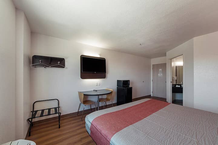 Room 12 of 28