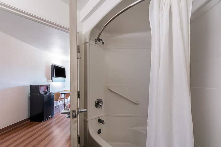 Room 19 of 28